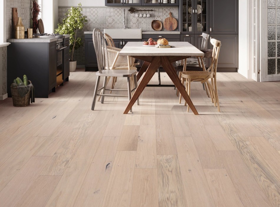 Anderson Tuftex Hardwood Confection: Macaroon 1/2" x 7.5" Engineered Hardwood AA839-01112 Room Scene