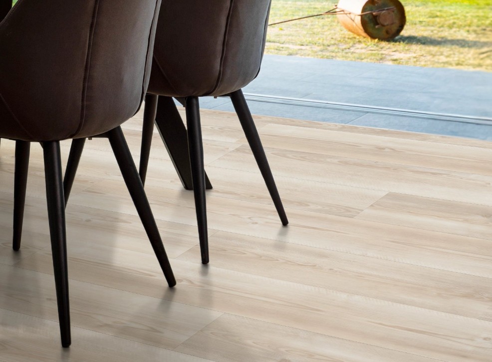 Shaw Floorte Pro Dockside: Amelia Island Luxury Vinyl Plank 3059V 01223 Room Scene