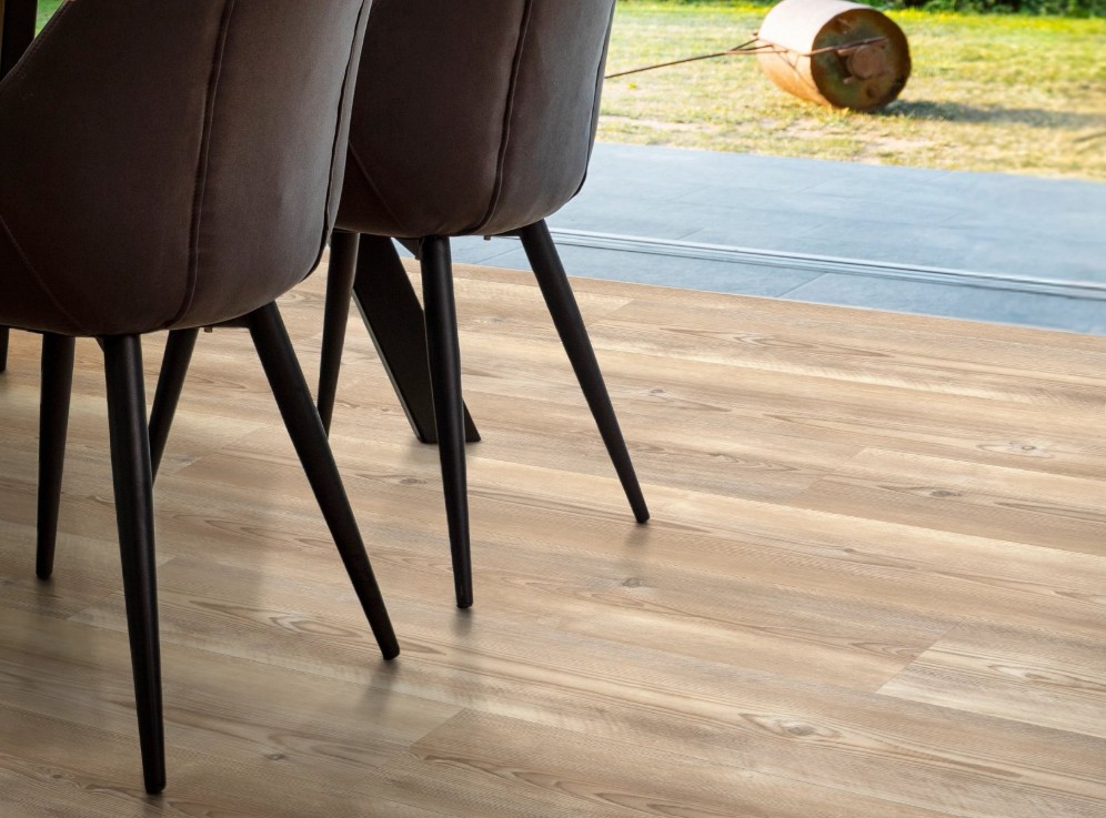 Shaw Floorte Pro Dockside: Murrell's Inlet Luxury Vinyl Plank 3059V 02137 Room Scene