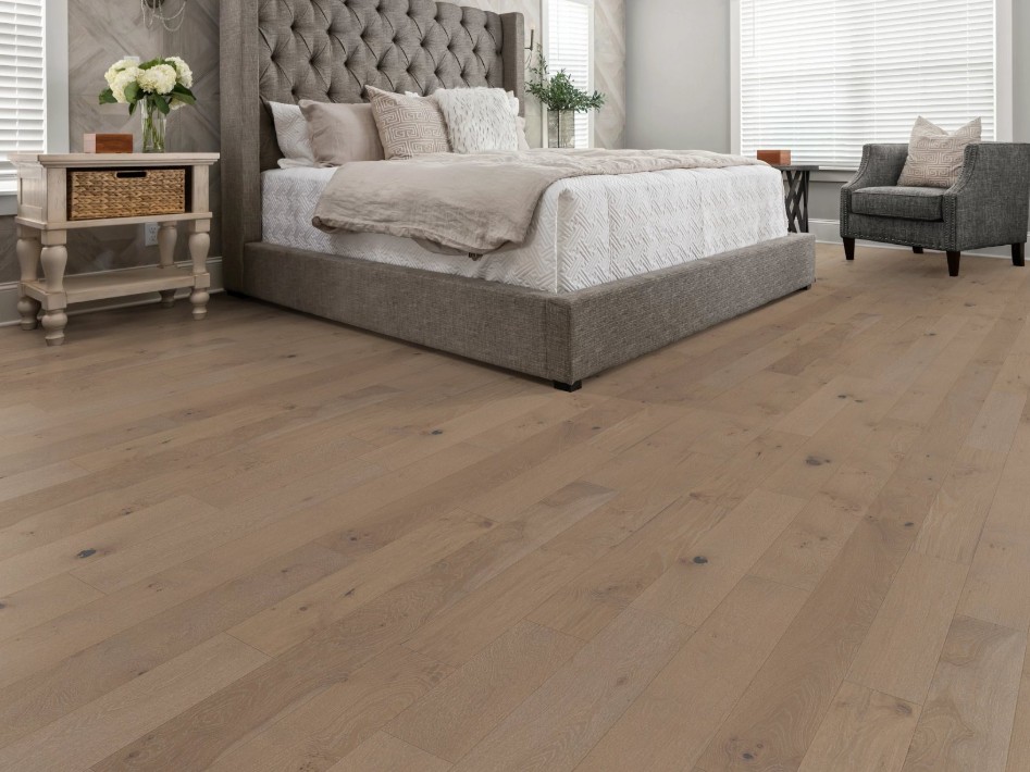 Anderson Tuftex Hardwood Confection: Tiramisu 1/2" x 7.5" Engineered Hardwood AA839-05095 Room Scene