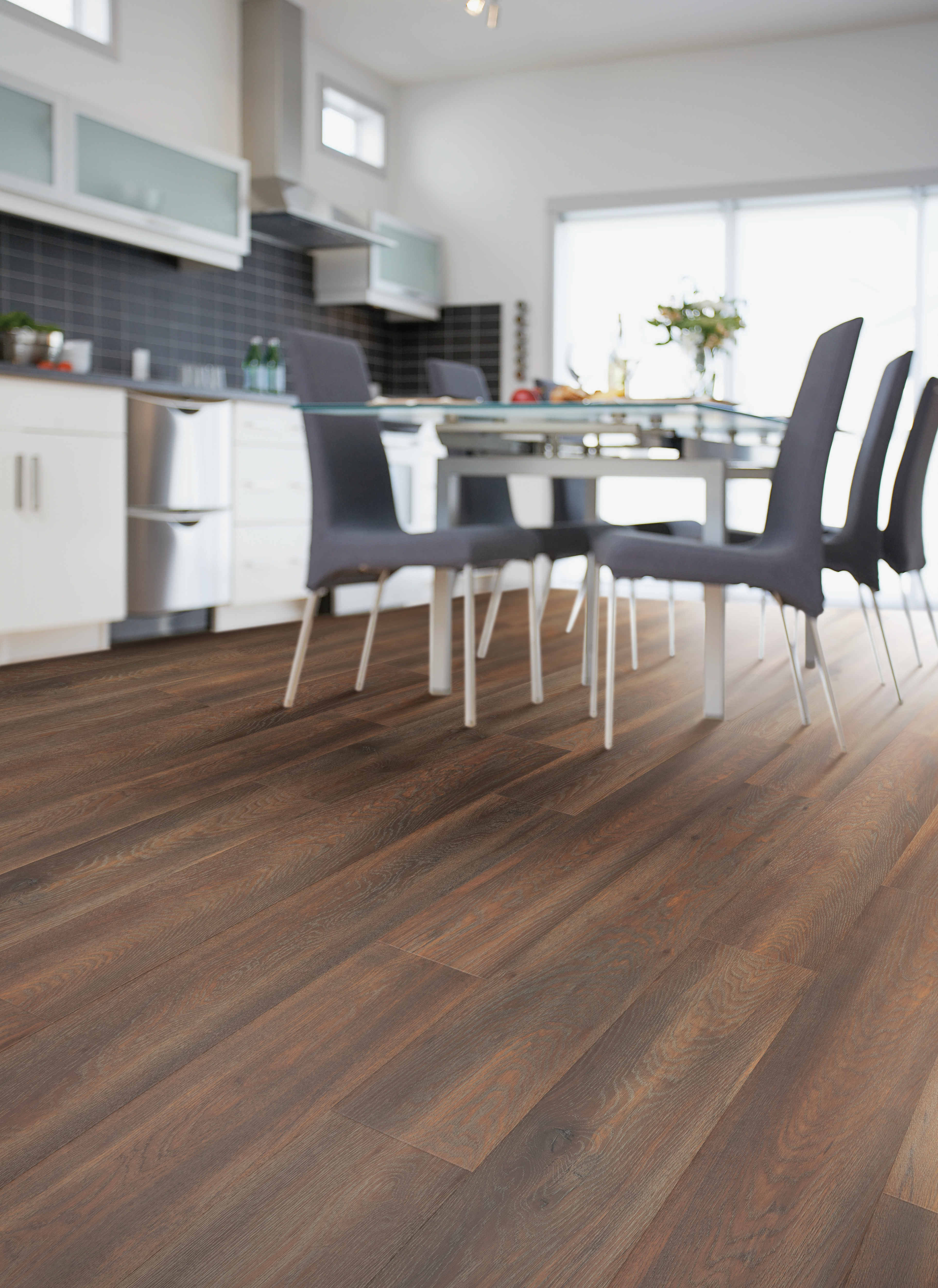 Mohawk Revwood Premier: Miramar Shores Coconut Oak 12mm Waterproof Laminate CDL42-03 Room Scene