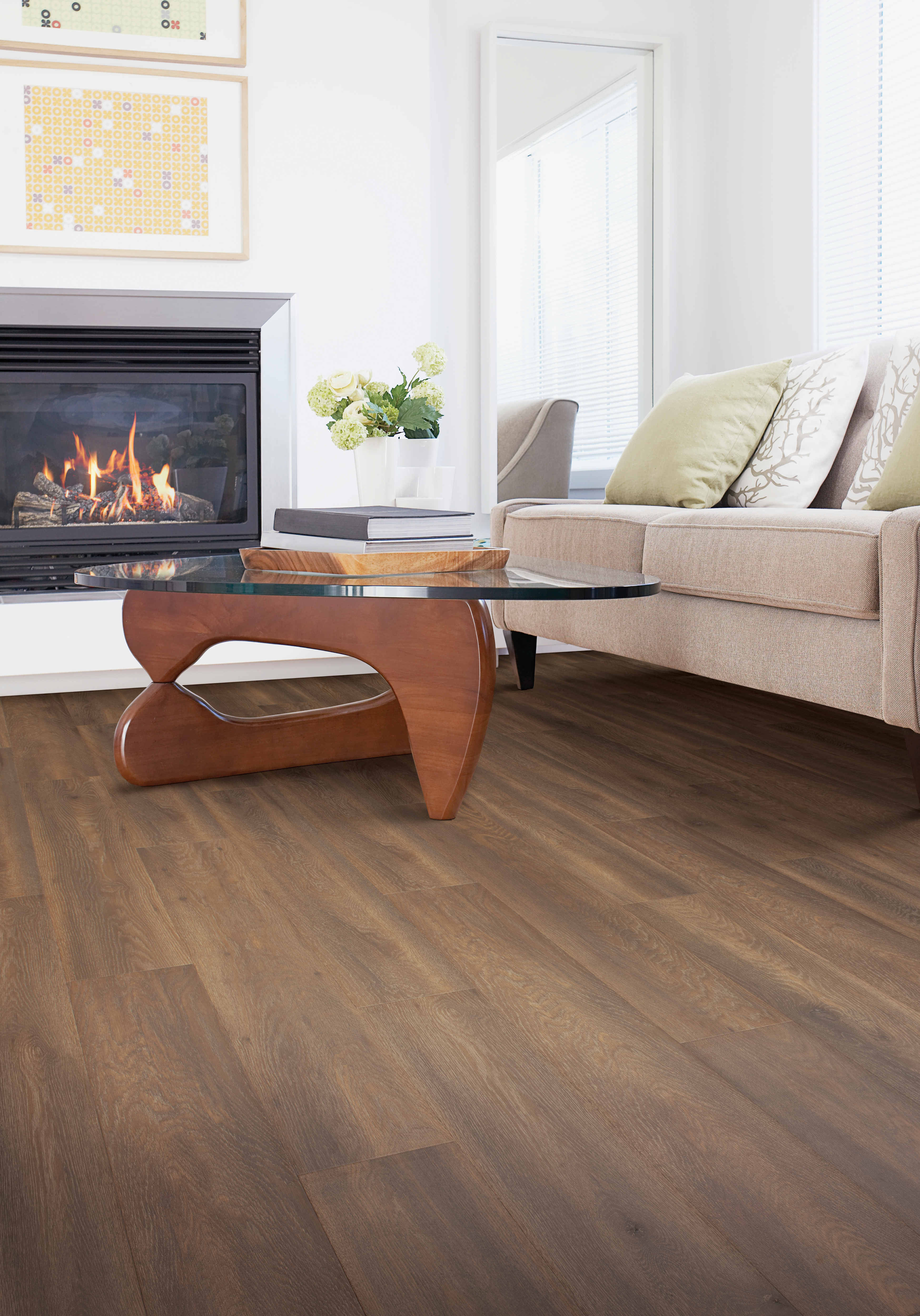 Mohawk Revwood Premier: Miramar Shores Sea Otter Oak 12mm Waterproof Laminate CDL42-04 Room Scene