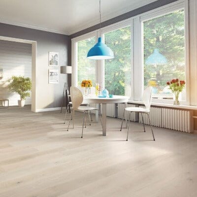 Mohawk Coastal Couture Plus: Seaspray Oak 1/2" x 7" Engineered Hardwood WEK08 29 Room Scene