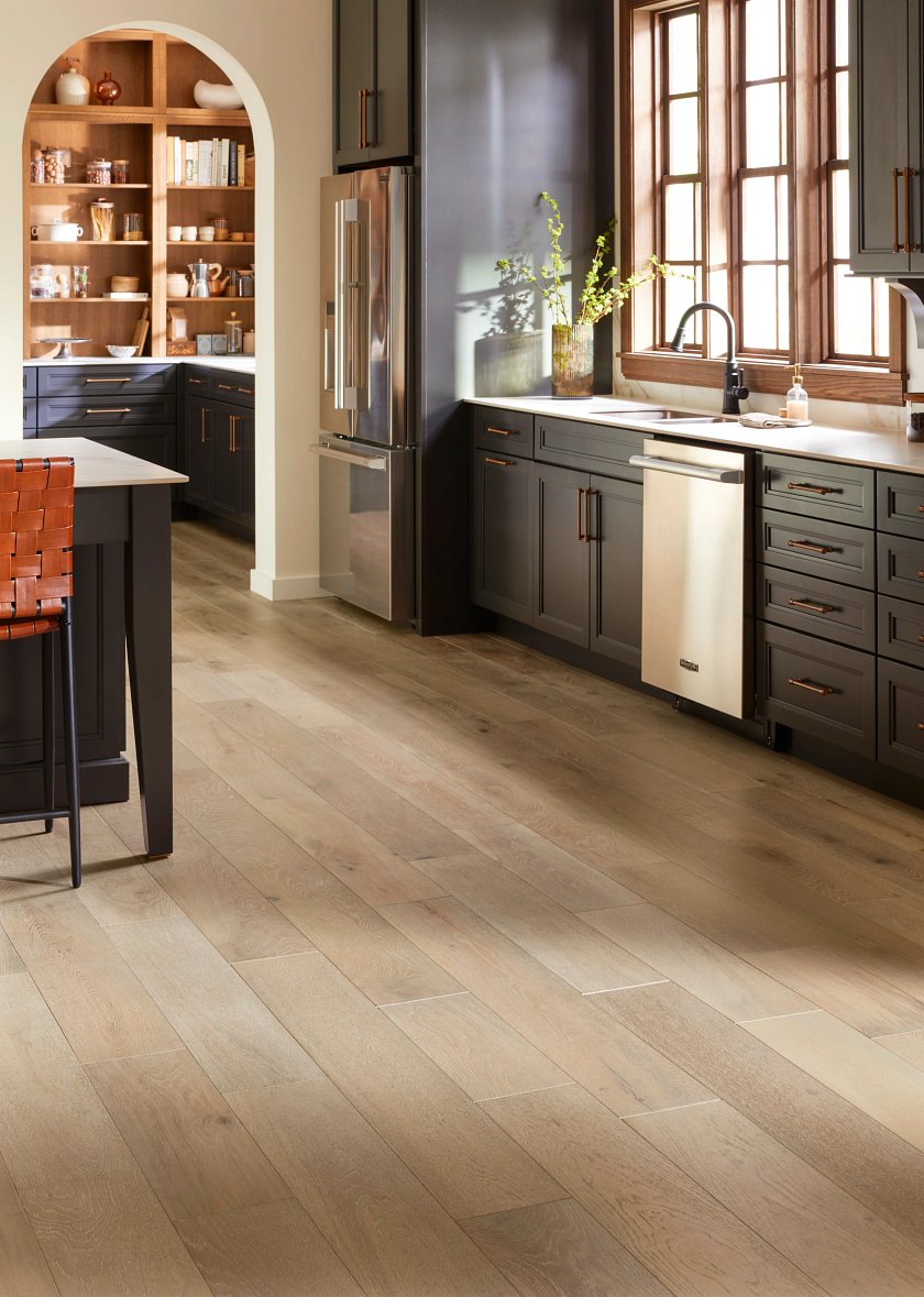 Anderson Tuftex Hardwood Coast to Coast: Promenade 1/2" x 7" Engineered Hardwood AA844-15037 Room Scene