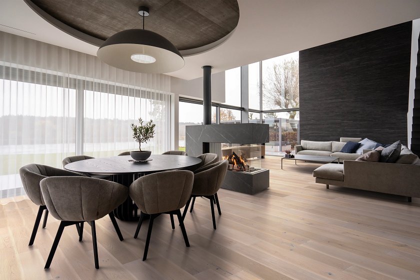 Anderson Tuftex Hardwood Chateau Oak: Garden 9/16" x 8" Engineered Hardwood AA847-11094 Room Scene