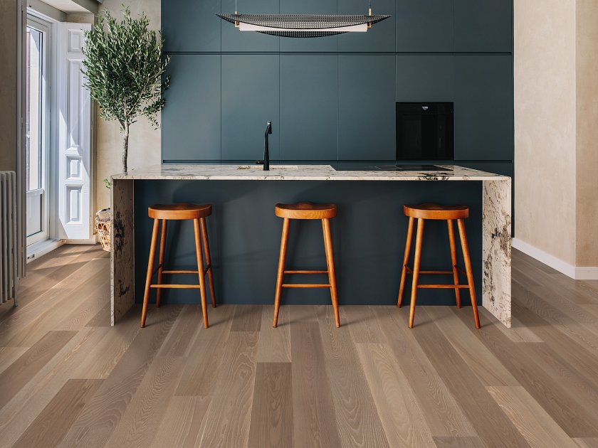 Anderson Tuftex Hardwood European Ash: Ballet 5/8" x 7" Engineered Hardwood AA845 17060 Room Scene