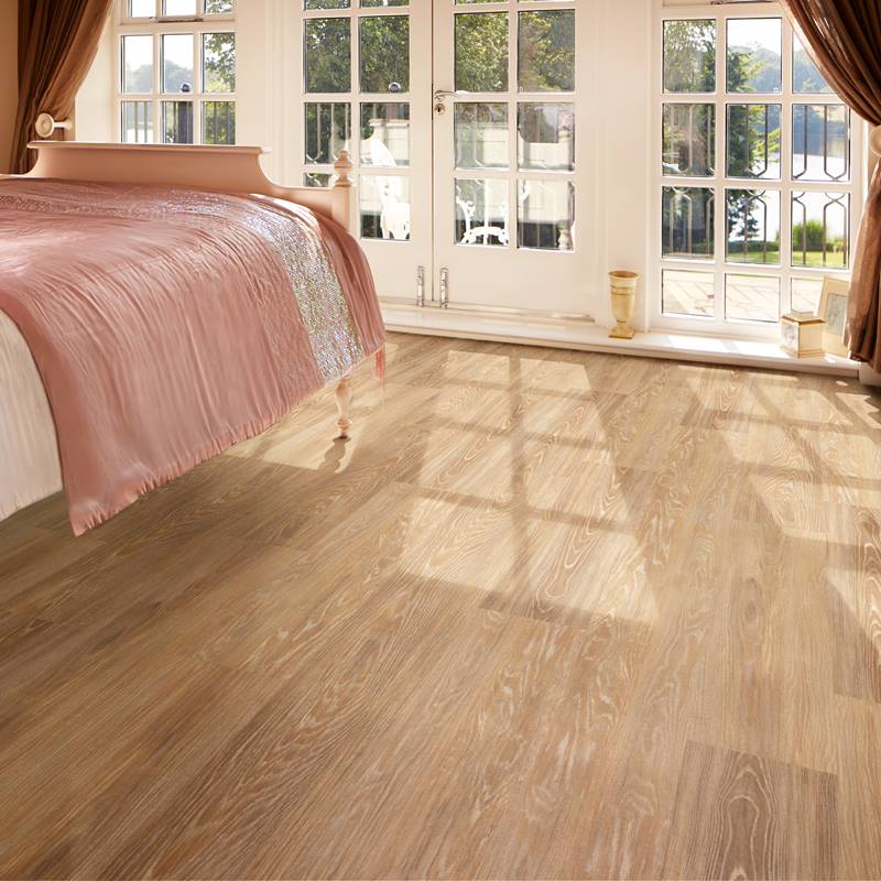 Karndean Loose Lay: Newport Floating Luxury Vinyl Plank LLP94 Room Scene