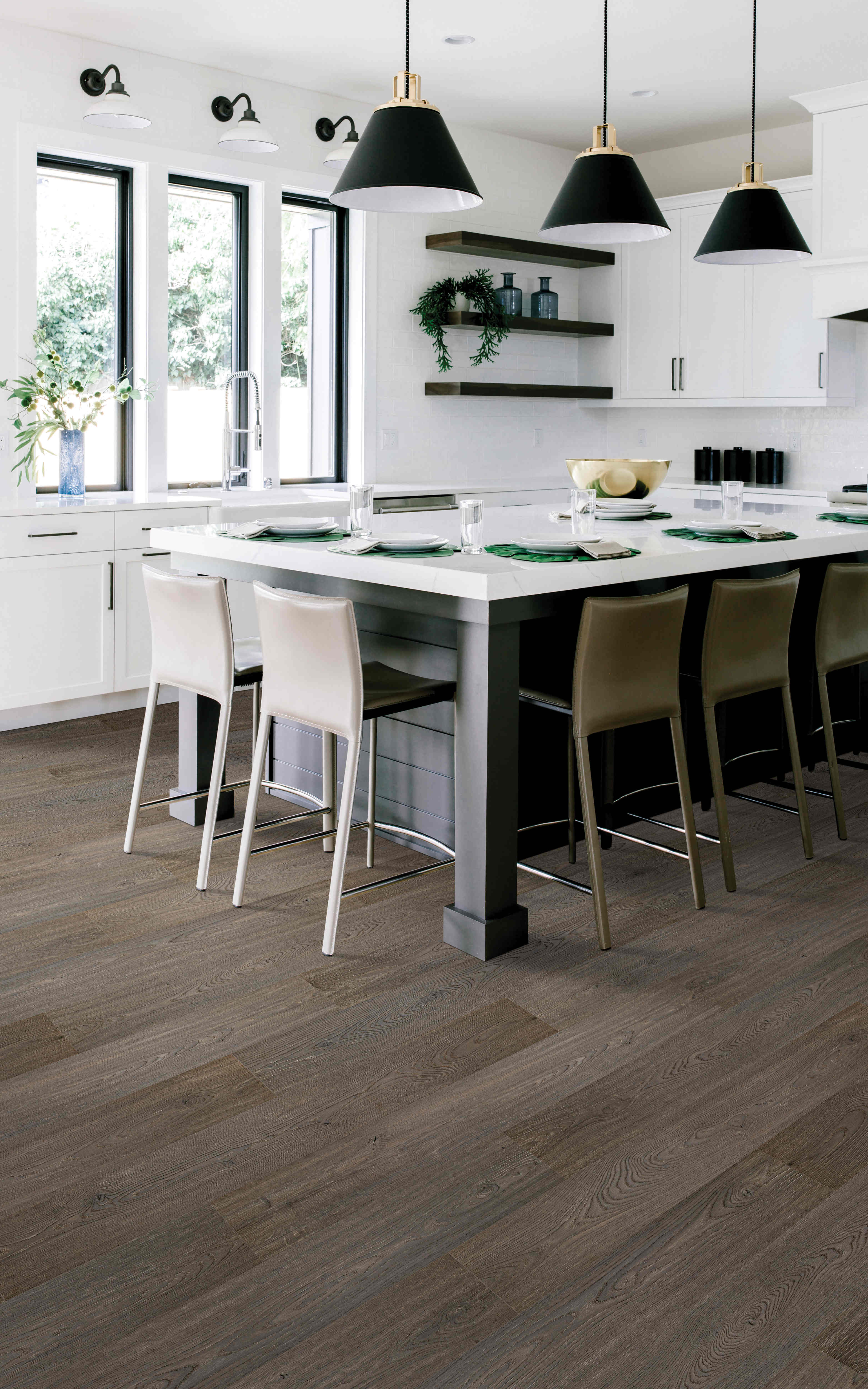 Mohawk Revwood Plus: Hampton Villa Anchor Oak 10mm Waterproof Laminate with 2mm Attached Pad CDL05-988 Room Scene