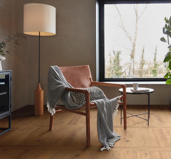 Karndean Art Select Glue Down: Natural Oak Woodplank Luxury Vinyl Plank RL48 Room Scene