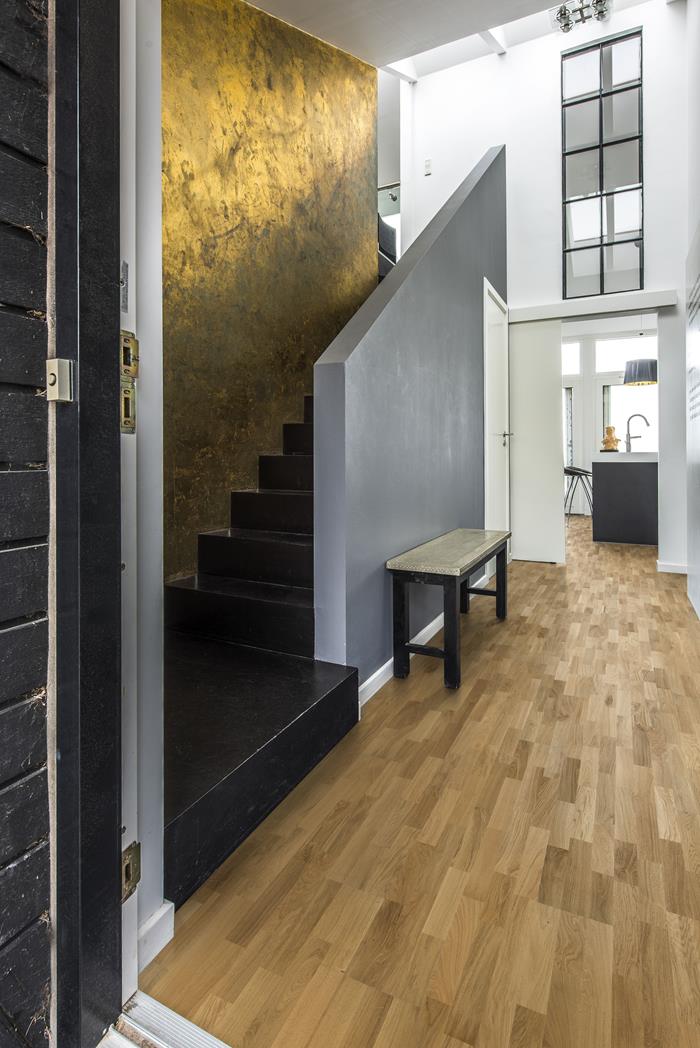 Kahrs Original European Naturals Collection: Oak Siena 5/8" x 7 7/8" Engineered Hardwood 153N38EK50KW240  Room Scene