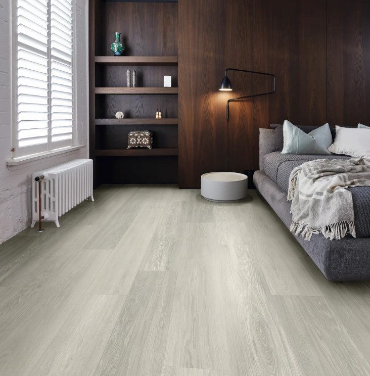 Karndean Longboard Loose Lay: Alpine Oak Floating Luxury Vinyl Plank LLP352 Room Scene