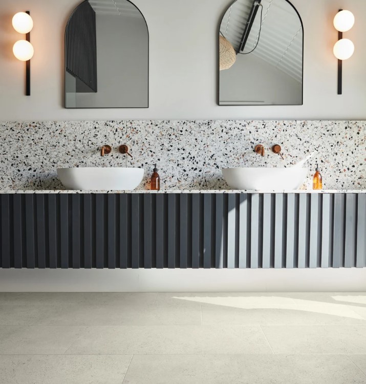 Karndean Art Select Rigid: Caliza Classico Luxury Vinyl Plank AKT-LM39 Room Scene