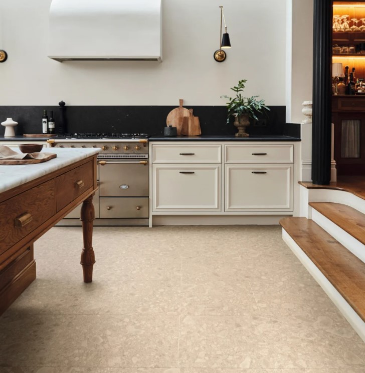 Karndean Art Select Rigid: Sabbia Ceppo Luxury Vinyl Plank AKT-LM44 Room Scene