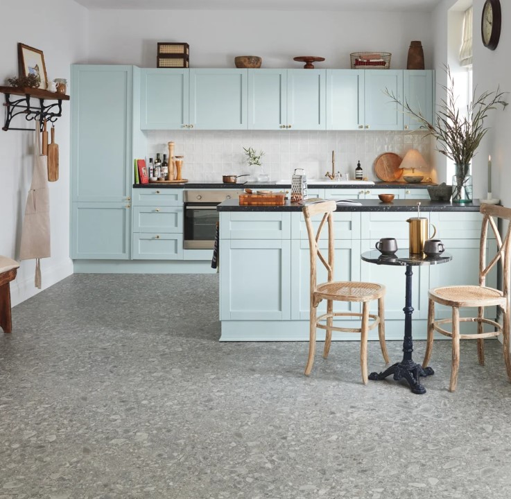 Karndean Art Select Glue Down: Naturale Ceppo Luxury Vinyl Tile LM45 Room Scene