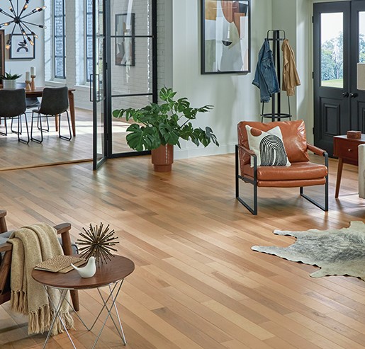 Somerset Character Collection: Hickory Fawn Low Gloss 1/2" x 5" Engineered Hickory Hardwood EP512FAELG Room Scene