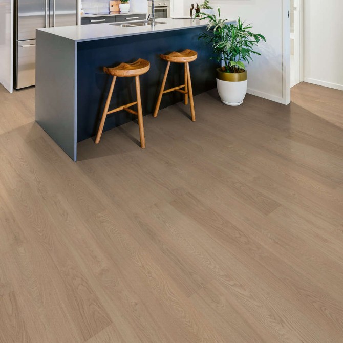 Shaw Oak Crest: Woodmont Buff 12mm Laminate SL120 2040 Room Scene
