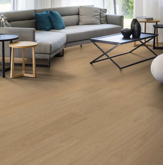 Shaw Oak Crest: Sherwood Tan 12mm Laminate SL120 2042 Room Scene