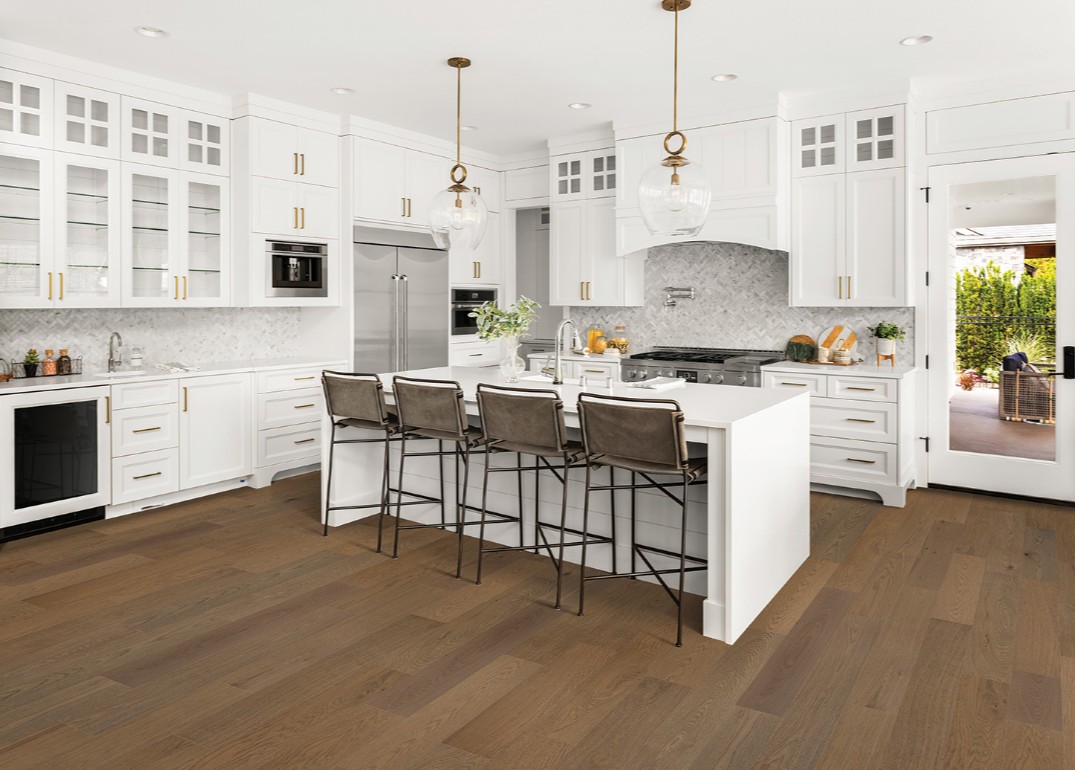 Paramount Flooring Grand Prairie: Biloxi 7/16" x 6 1/2" Engineered Oak Hardwood E520 Room Scene