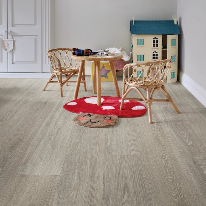Karndean Korlok Select: Grey Loire Oak Luxury Vinyl Plank RKP8244 Room Scene