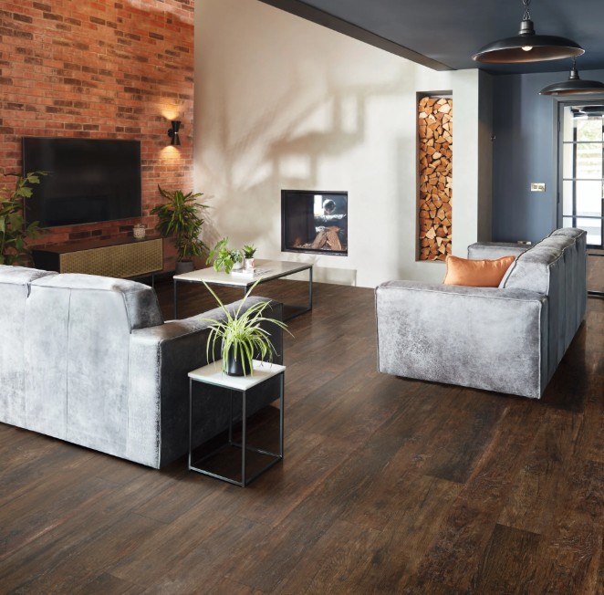 Karndean Korlok Reserve: Medina Weathered Oak Luxury Vinyl Plank RCP6553 Room Scene