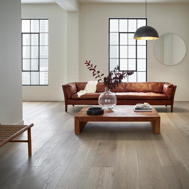 Anderson Tuftex Hardwood Grand Estate: Stanford Hall 3/4" x 10-1/4" Engineered White Oak Hardwood AA829-15033 Room Scene