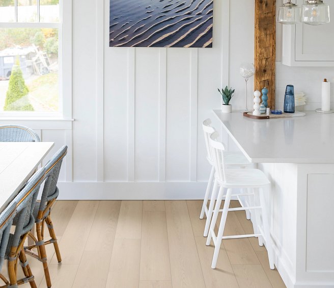 USFloors Coretec Plus Premium XL: Grande Golden Halo Oak Engineered Luxury Vinyl Plank VV662-05101 Room Scene