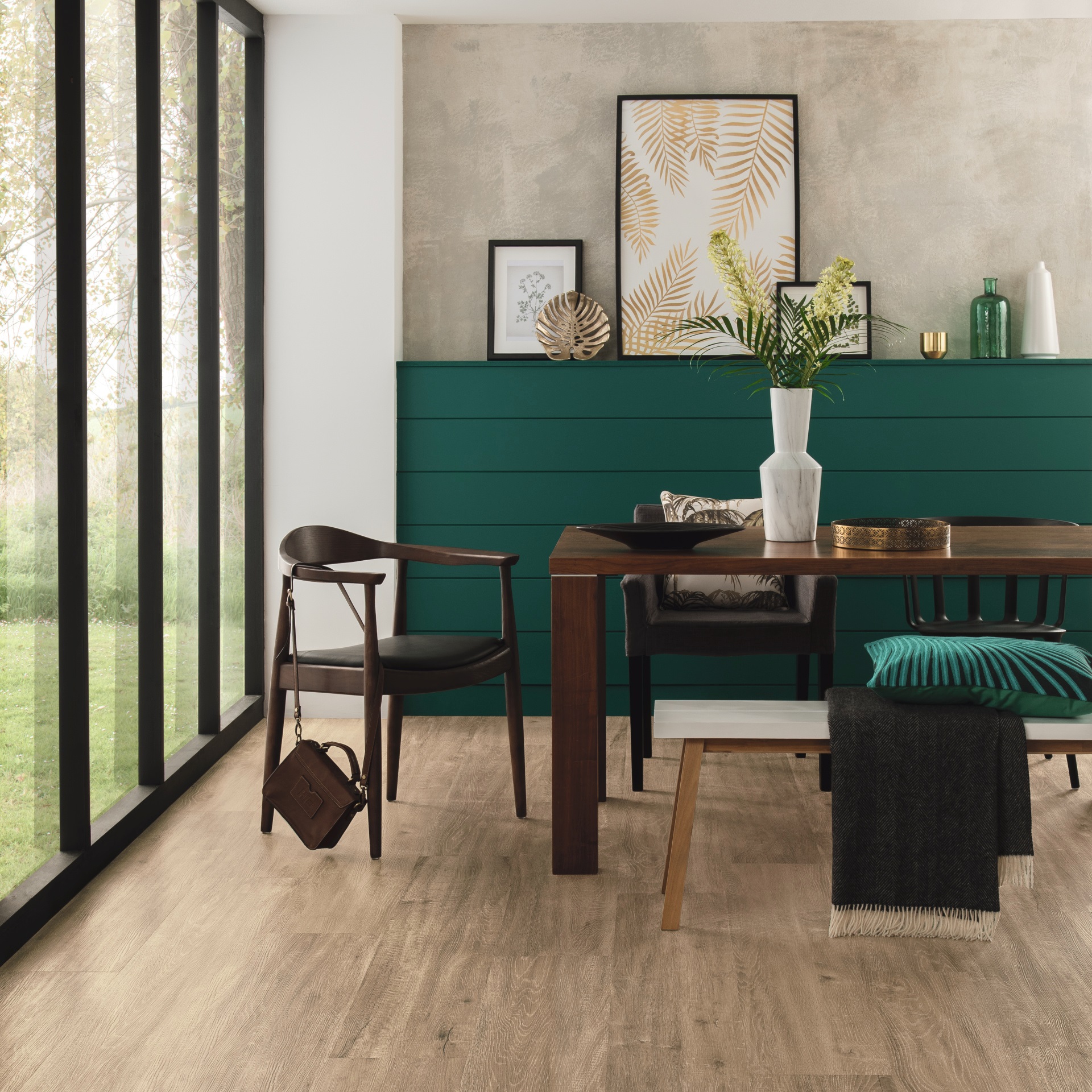 Karndean Longboard Loose Lay: Neutral Oak Floating Luxury Vinyl Plank LLP307 Room Scene