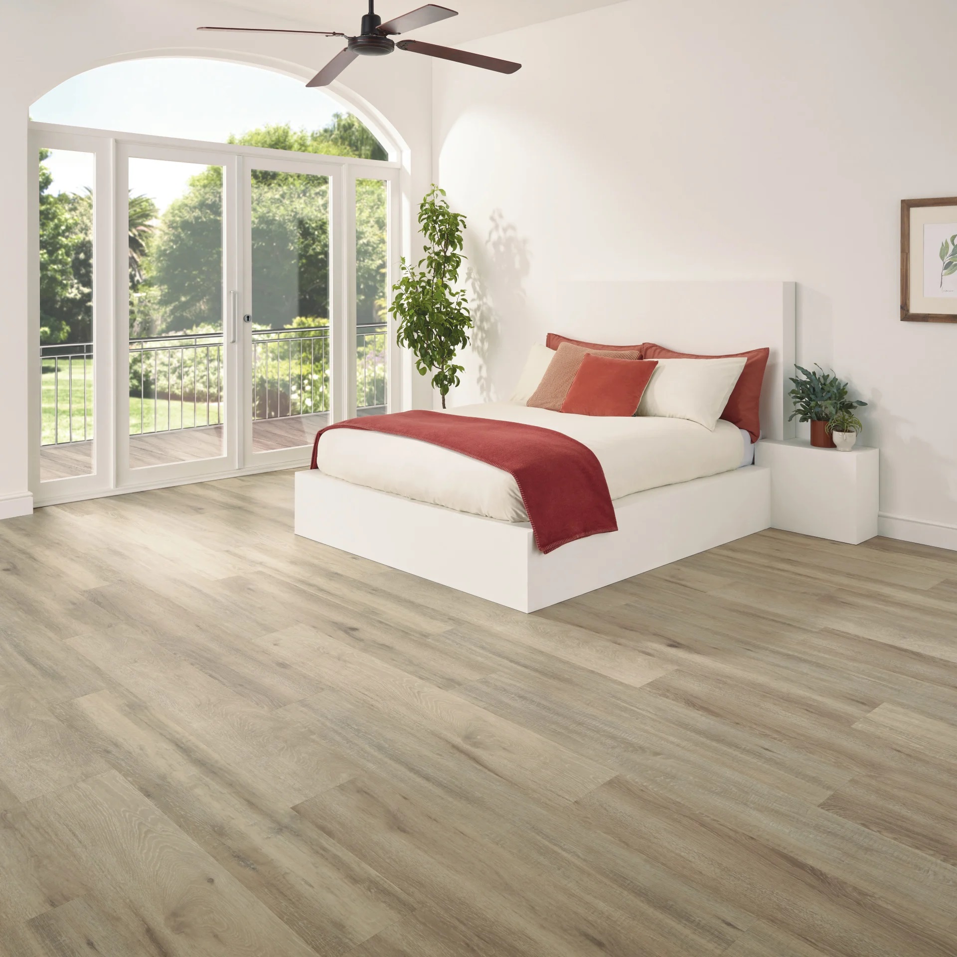 Karndean Korlok Select: Baltic Coastal Oak Luxury Vinyl Plank RKP8236 Room Scene