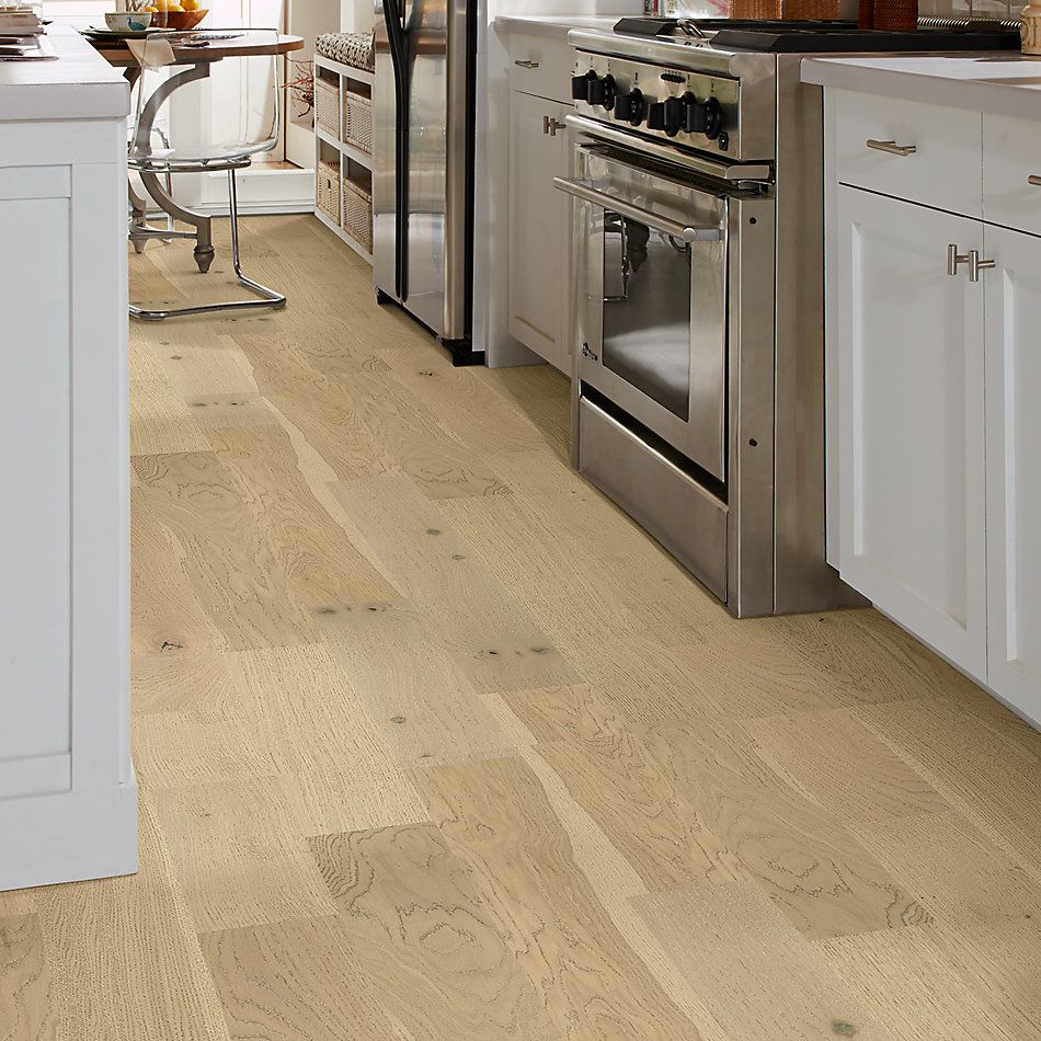 Anderson Tuftex Hardwood Citadel: Duchess 1/2" x 7" Engineered Hardwood HWCDL-01020 Room Scene