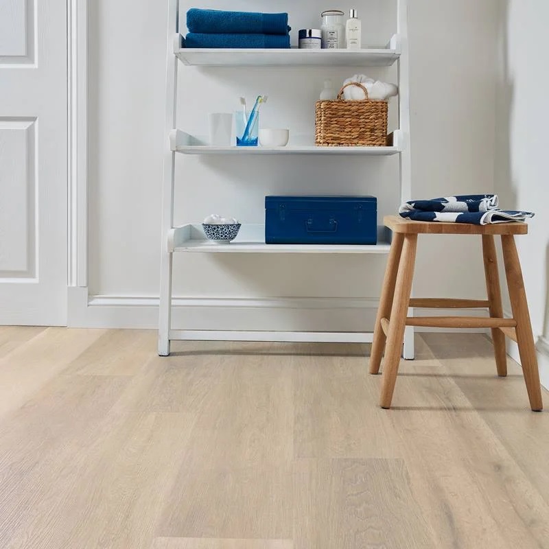 Karndean Korlok Select: Texas White Ash Luxury Vinyl Plank RKP8105 Room Scene