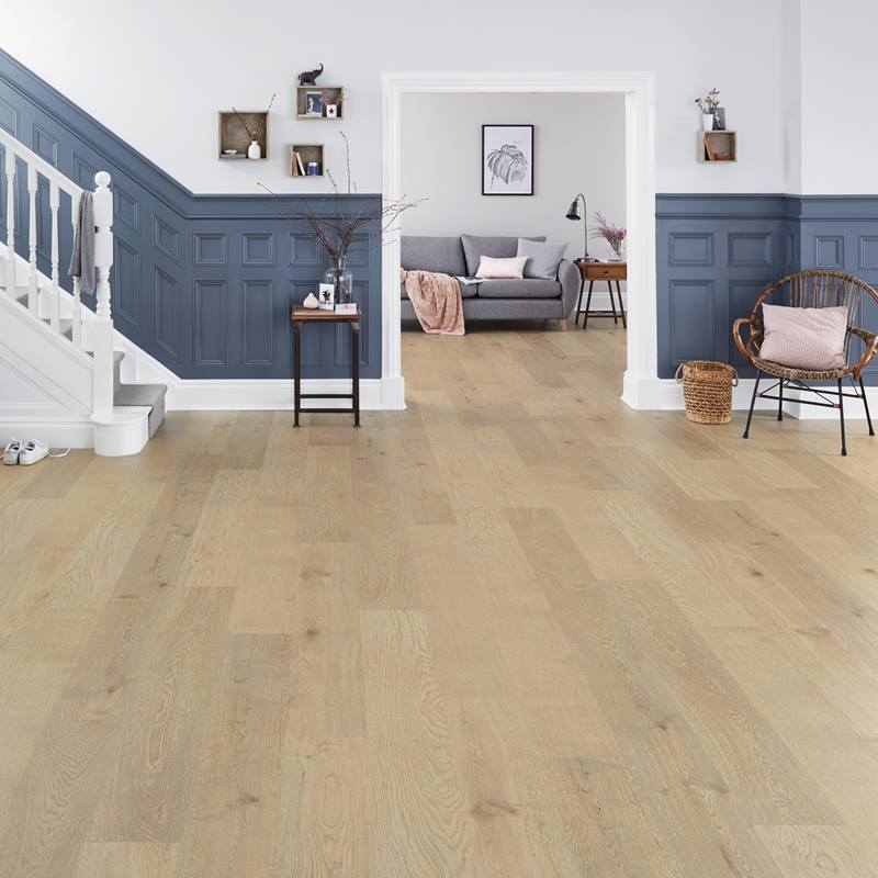 Karndean Korlok Select: Washed Butternut Luxury Vinyl Plank RKP8108 Room Scene