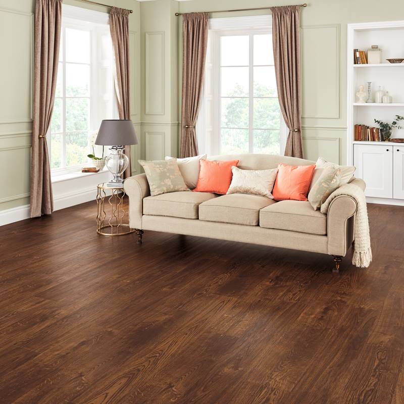 Karndean Korlok Select: Cathedral Oak Luxury Vinyl Plank RKP8114 Room Scene