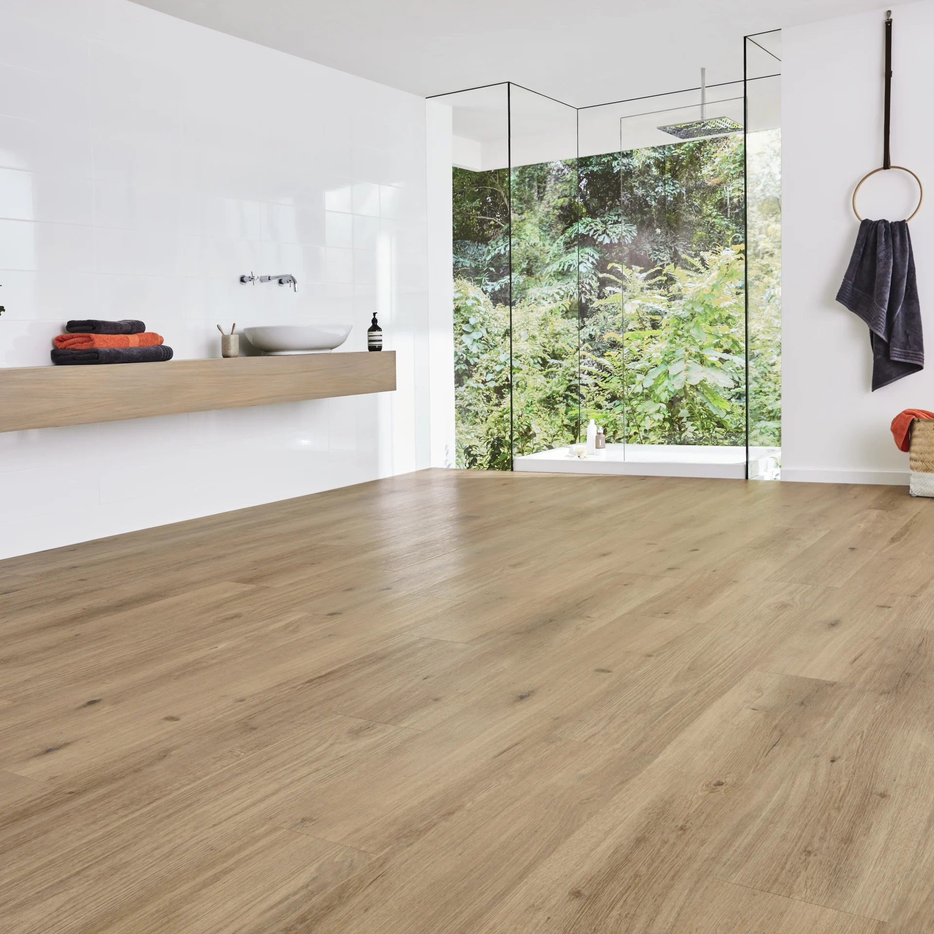 Karndean Korlok Select: Canadian Urban Oak Luxury Vinyl Plank RKP8116 Room Scene