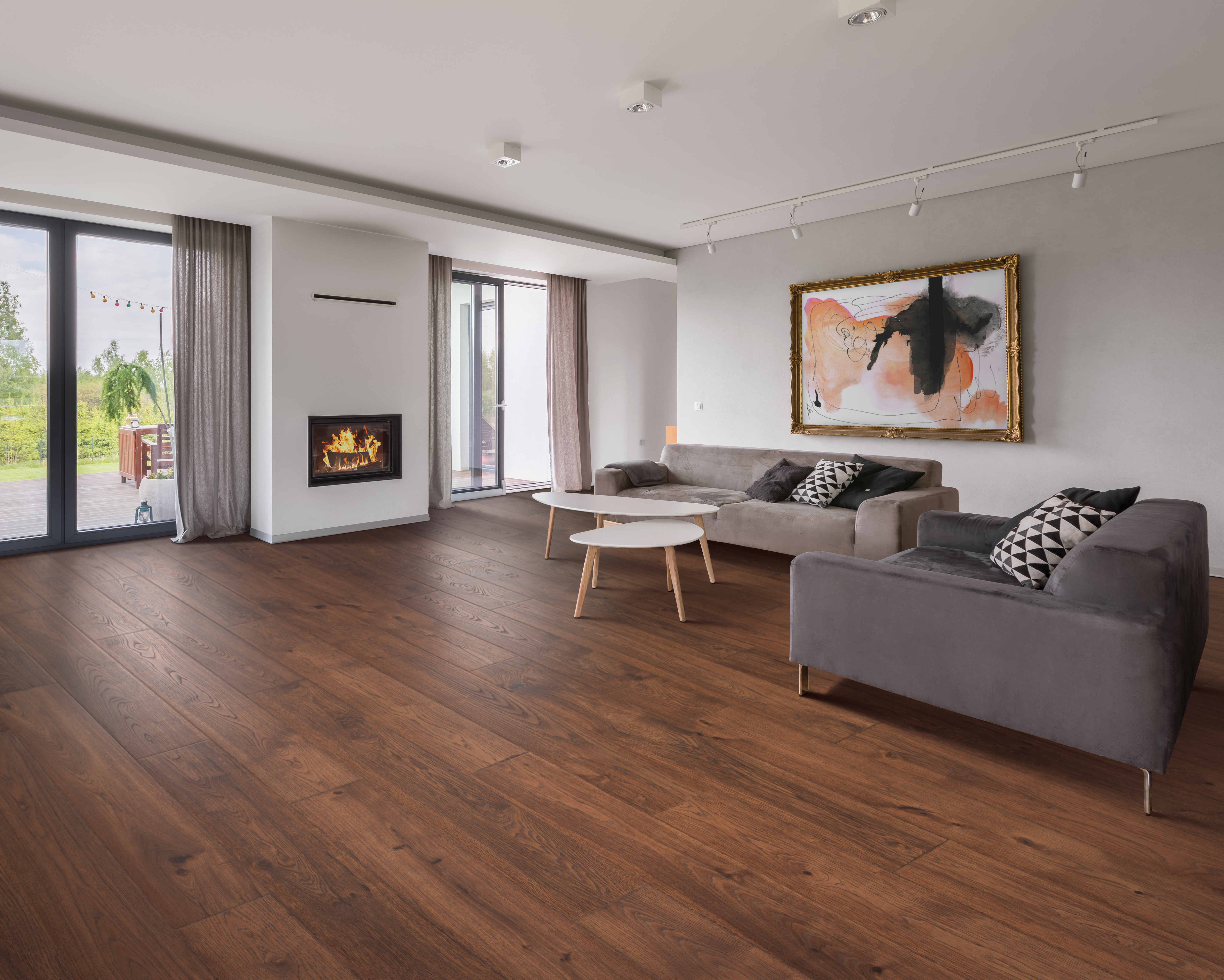 Mohawk Revwood Plus: Elderwood Aged Copper Oak 12mm Waterproof Laminate CDL80-04 Room Scene