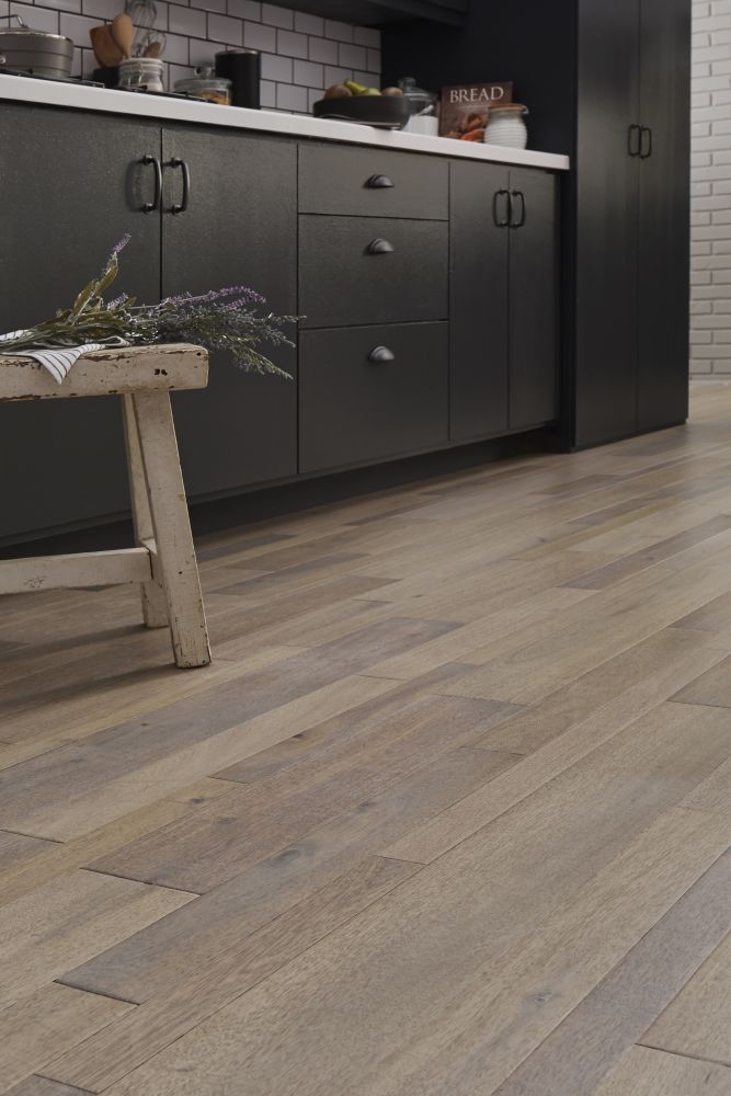 Mannington Bengal Bay Acacia: Salt 3/8" x 2", 3", 5" Engineered Hardwood BBR05SLT1 Room Scene