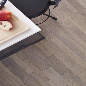 Mannington Bengal Bay Acacia: Salt 3/8" x 5" Engineered Hardwood BBP05SLT1 Room Scene
