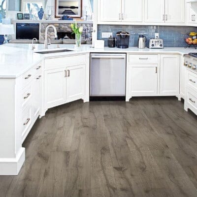 Quick-Step Reclaime Waterproof Collection: Hamilton Oak Planks 12mm Laminate UF4204W Room Scene