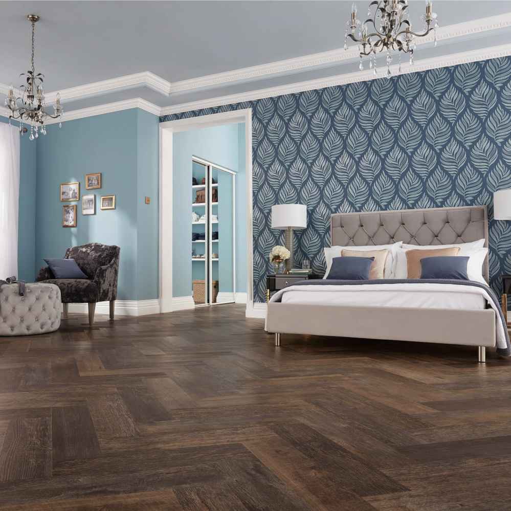 Karndean Korlok Select Herringbone: Salvaged Barnwood Luxury Vinyl Plank SM-RKP8209 Room Scene
