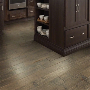 Shaw Epic Plus Yukon Maple: Timberwolf 3/8" x 5" Engineered Hardwood SW547 5002 Room Scene