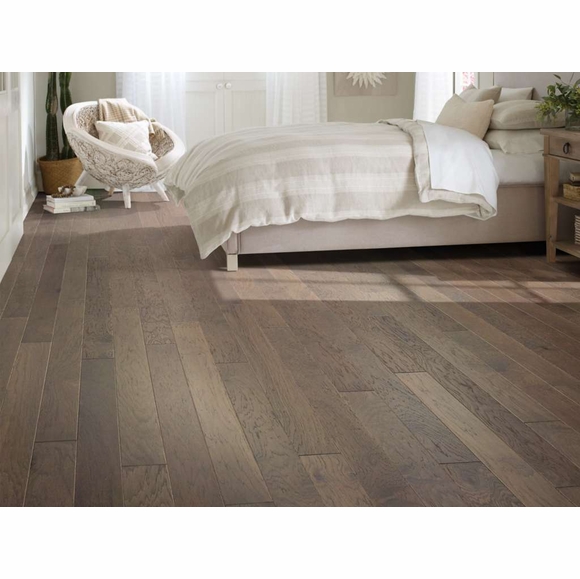 Shaw High Plains: Nomadic 3/8" x 6 3/8" Engineered Hardwood SW712 7070 Room Scene
