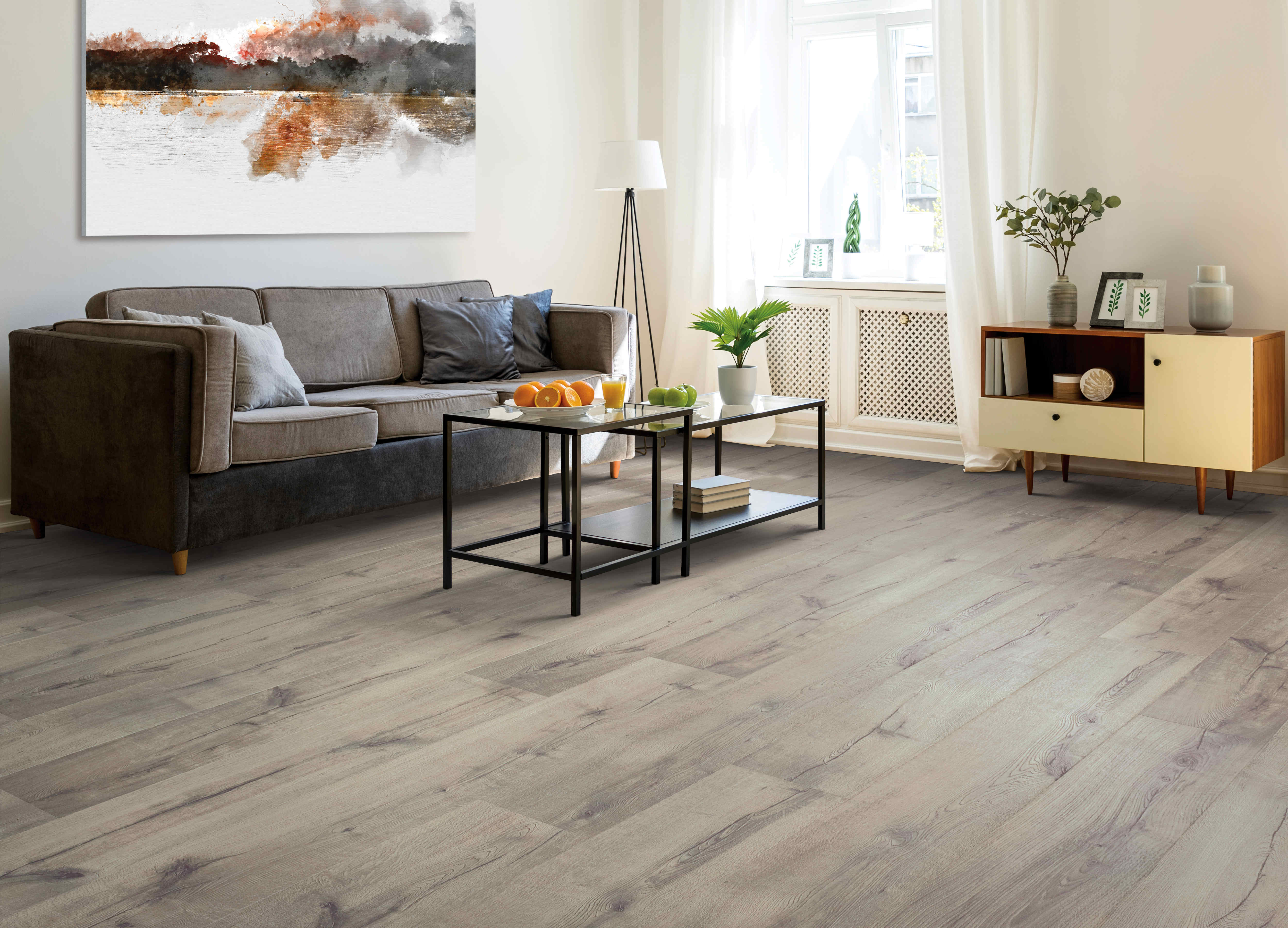 Mohawk Revwood Plus: Castlebriar Lunar Oak 10mm Waterproof Laminate CDL91-03 Room Scene