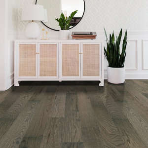 Shaw Sanctuary Oak: Hearth 1/2" x 6 3/8" Engineered Hardwood SW714 5093 Room Scene