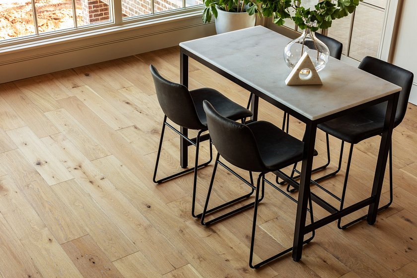 Anderson Tuftex Hardwood Noble Hall: Sovereign 1/2" x 7" Engineered Hardwood AA816-11020 Room Scene