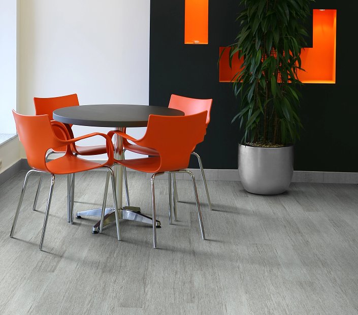 Shaw Philadelphia 5th and Main Symbiotic 12: Everest Luxury Vinyl Plank 5M302 00559 Room Scene