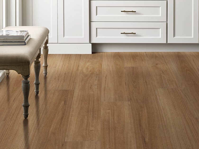 Shaw Aspire Natural Bevel: Golden Shores Luxury Enhanced Vinyl Plank 3381V 02110 Room Scene
