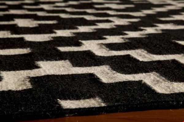 Momeni Laguna (LAGUALG-04BLK2030) Rectangle 0'4" x 2'0" Area Rug