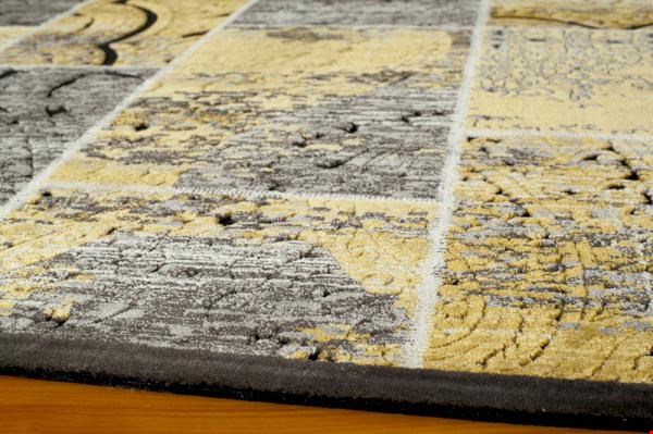 Momeni Vogue (VOGUEVG-01GLD6793) Rectangle 0'7" x 6'7" Area Rug