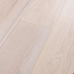 Shaw Landmark Sliced Oak: Glacier 1/2